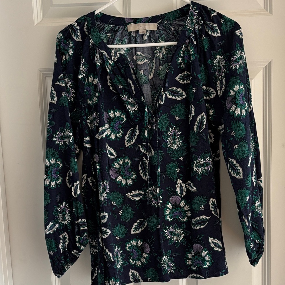 LOFT Women's Floral Blouse - Dark Blue and Green